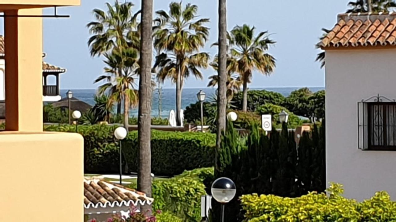 Apartamento Beachfront La Jacaranda Marbella Esterno foto