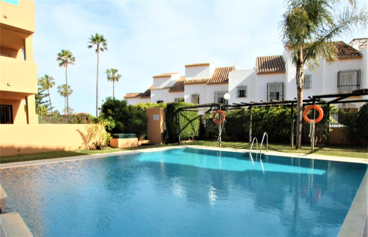 Apartamento Beachfront La Jacaranda Marbella Esterno foto