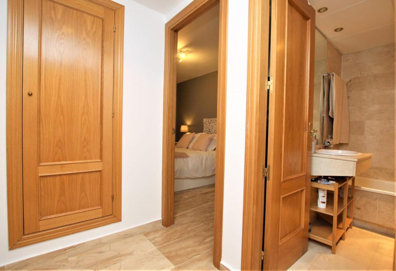Apartamento Beachfront La Jacaranda Marbella Esterno foto