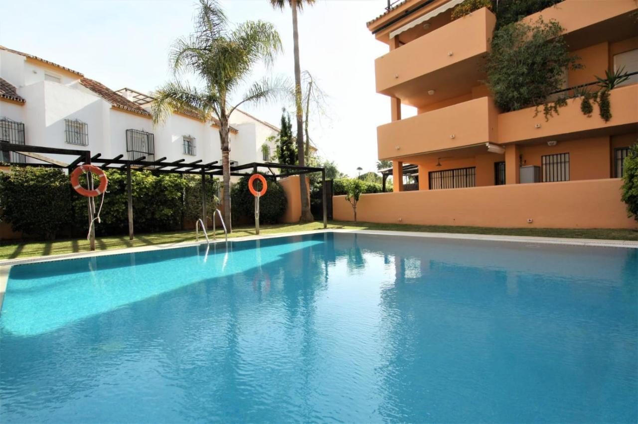 Apartamento Beachfront La Jacaranda Marbella Esterno foto