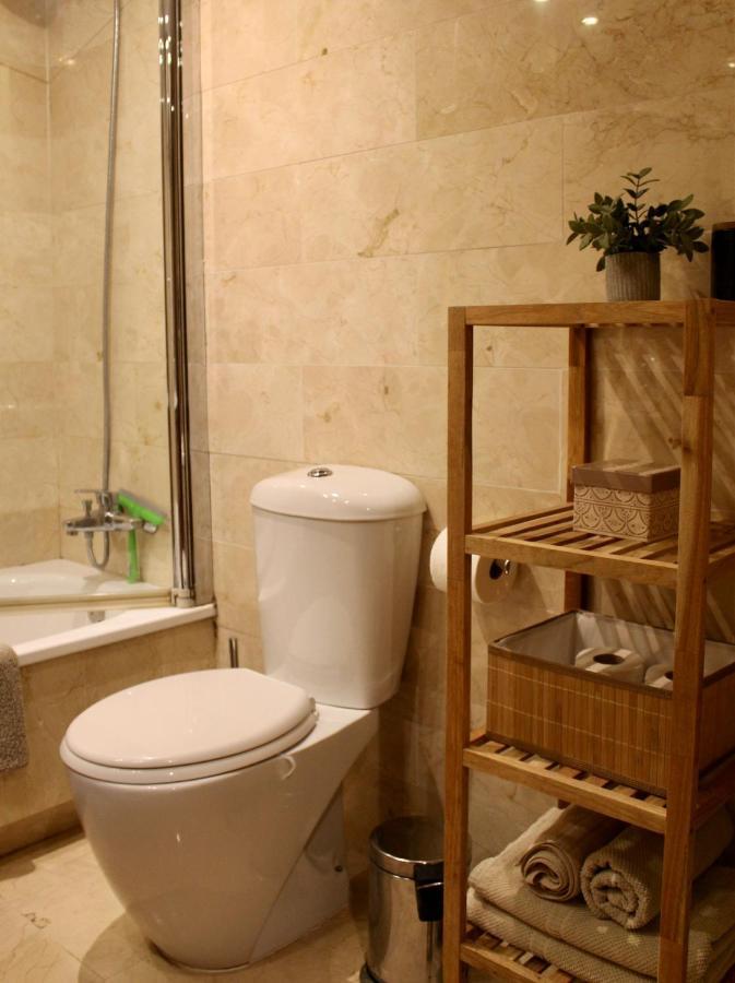 Apartamento Beachfront La Jacaranda Marbella Esterno foto